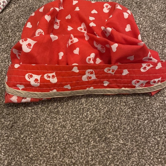Set of 2 Surgical Bouffant caps Scrub Nurse Dog Cat Heart Roses Red Homemade hat - Picture 5 of 12